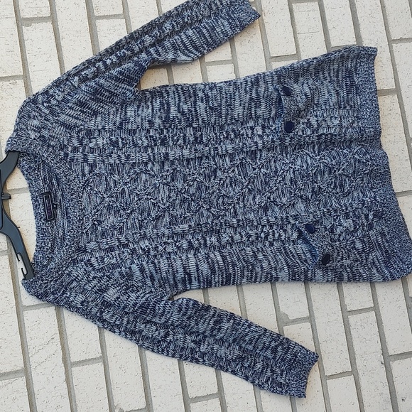 Black/White Sweater - Picture 5 of 9